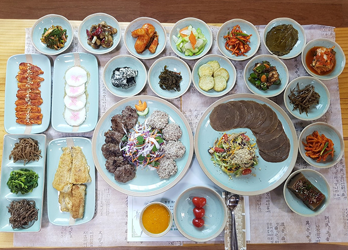 Cheongrim Gwa Hamkke dishes