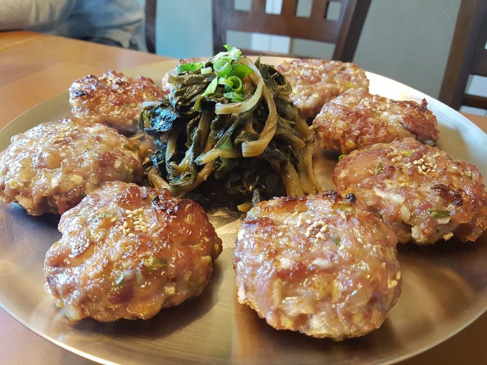 Sheaves Bibimbap and homemade Tteokgalbi