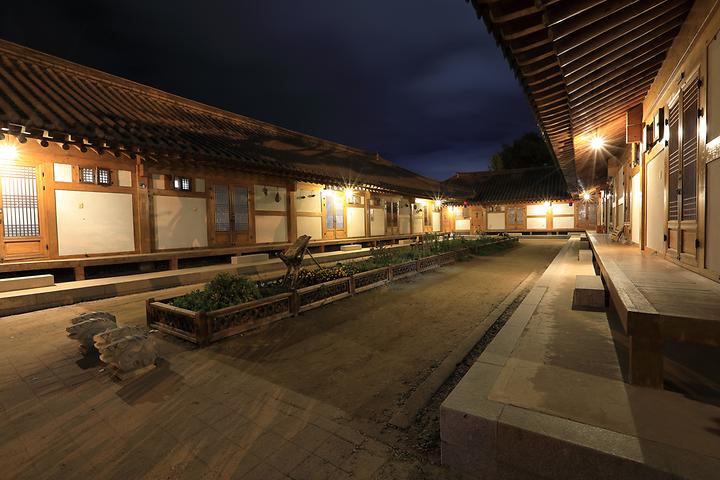 Gongju Hanok Village Ungjin Auto Camping Site