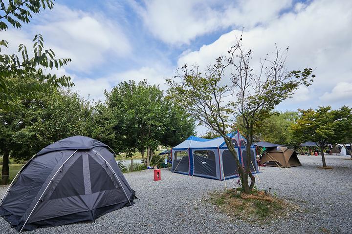 Dragon Snow Lake Camping Site