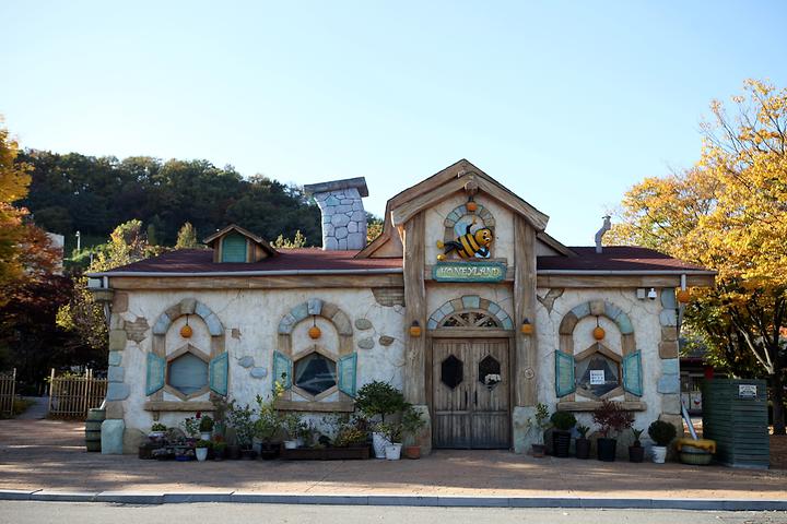 Gongneung Tourist Site Campground