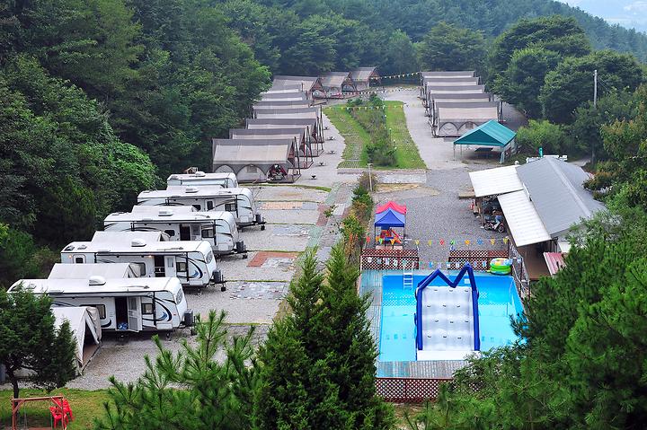 Pocheon Glamping & Caravan