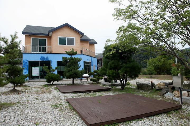 Hwangbang Farm Campsite