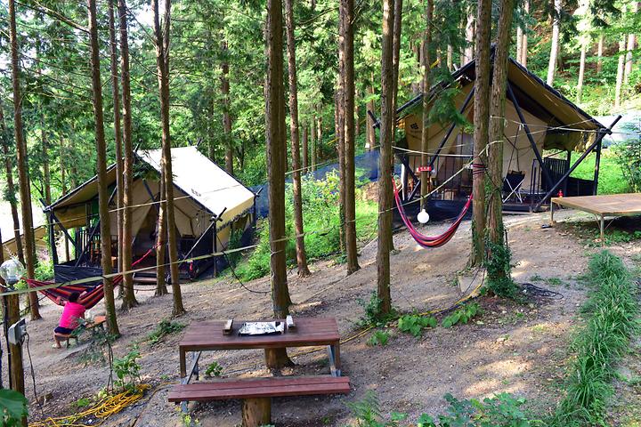 Under the Mountain Glamping