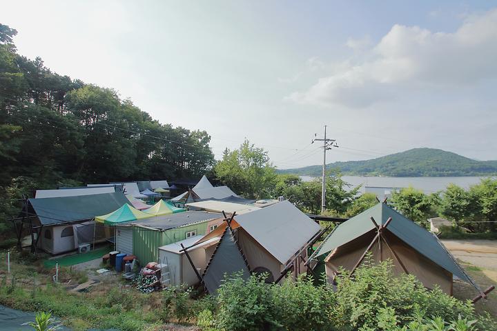 Nonsan Topjeong Lake Glamping