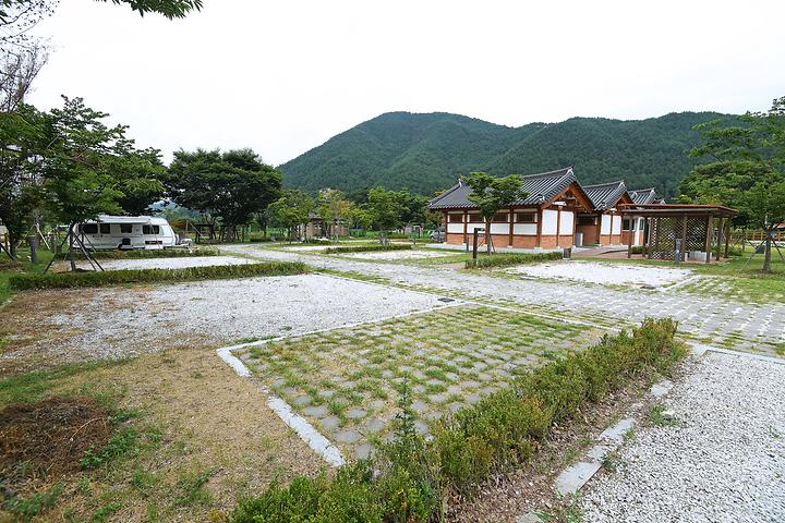 Farm Moon Pavilion Auto Camping Site