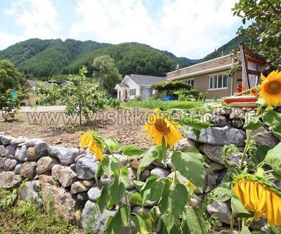 Samcheok Deokpunggyegok Valley Village