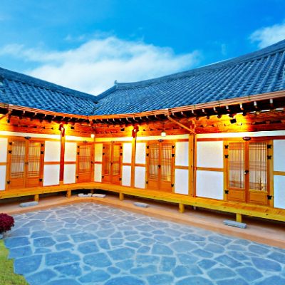 Jeonju hanok house [Korea Quality] / 전주한옥숙박체험관 [한국관광 품질인증]