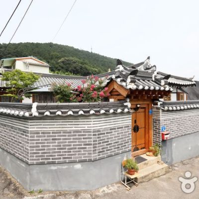 Bonghwangjae Hanok Guesthouse [Korea Quality] / 봉황재 한옥 게스트하우스  [한국관광 품질인증/Korea Quality]